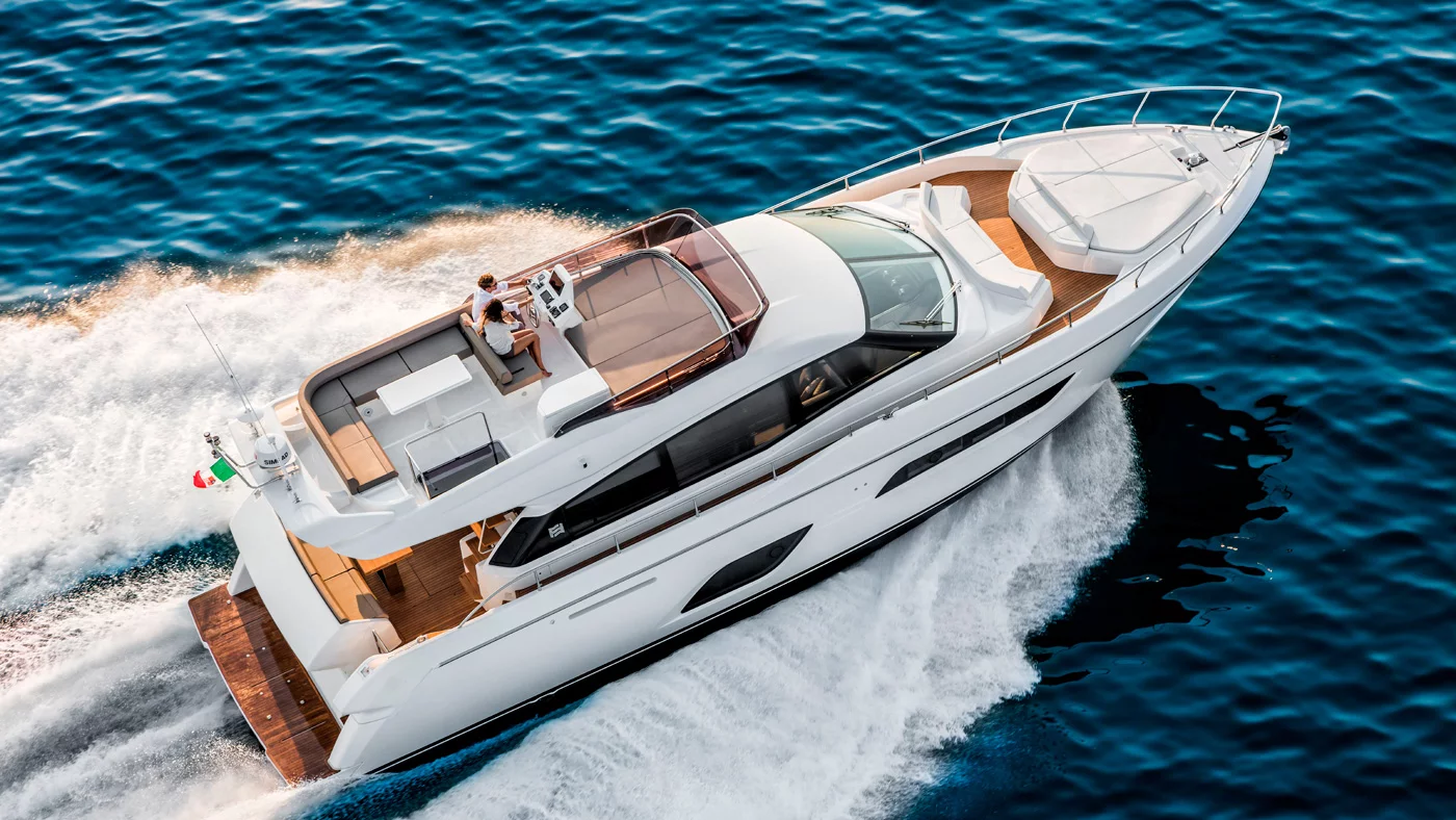 Ferretti Yachts 550 - exteriores (2)