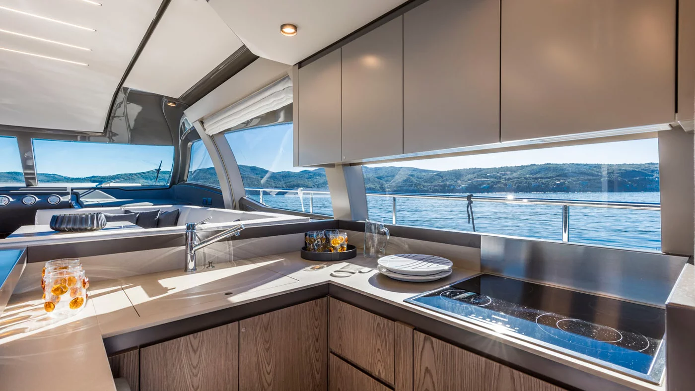 Ferretti Yachts 550 - interiores (3)