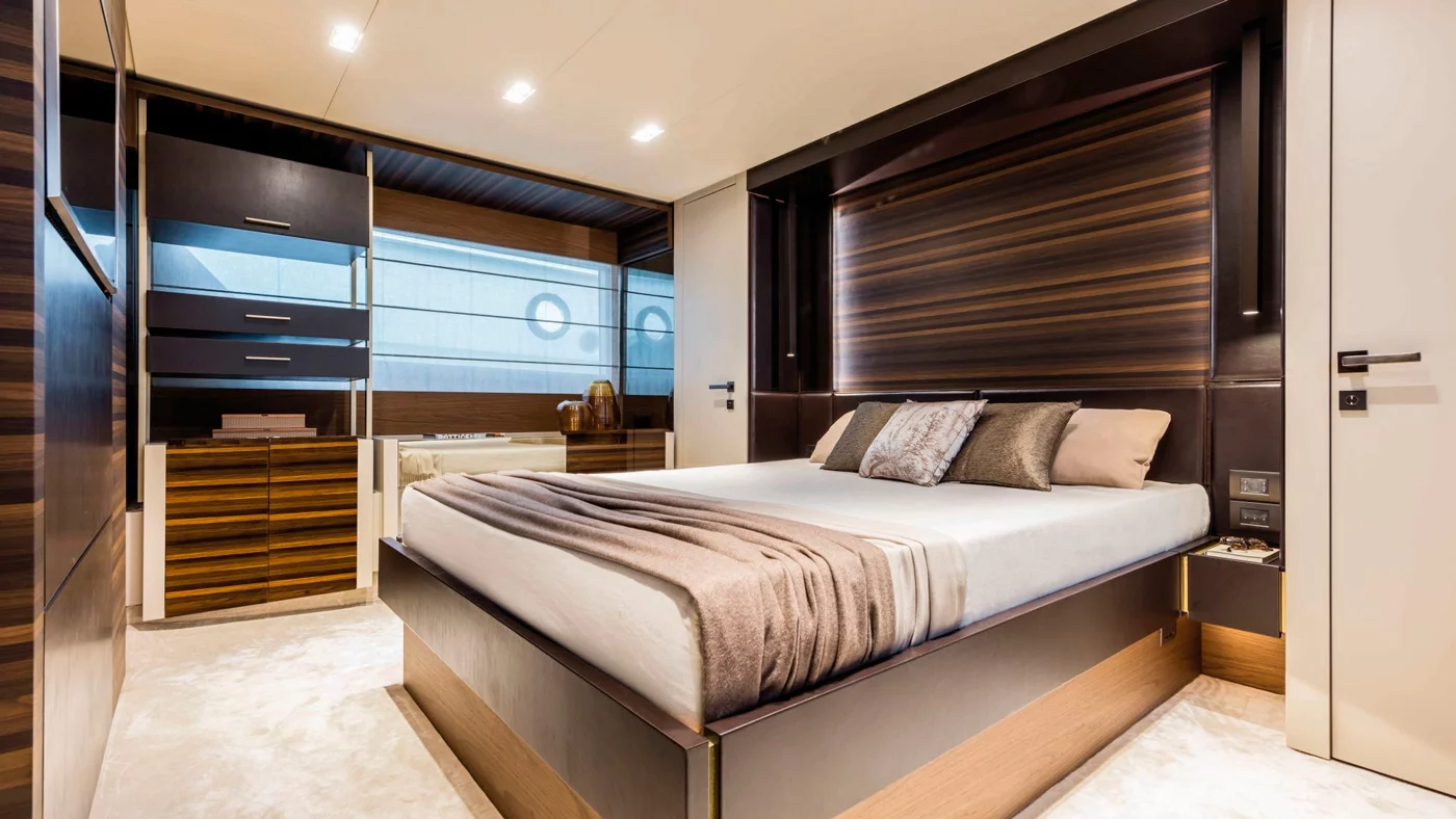 Ferretti Yachts 670 - interiores (4)