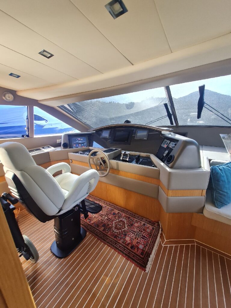 Ferretti 830 ano 2012 modelo 2013 (47)