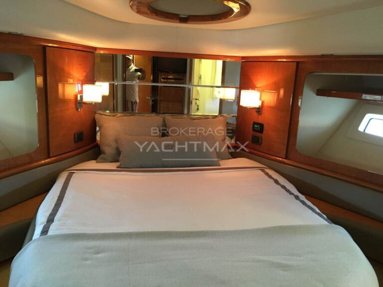 Yachtmax-Intermarine-680-full-2010-26