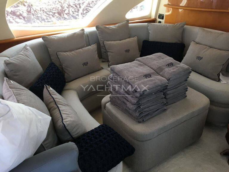 Yachtmax-Intermarine-680-full-2010-42